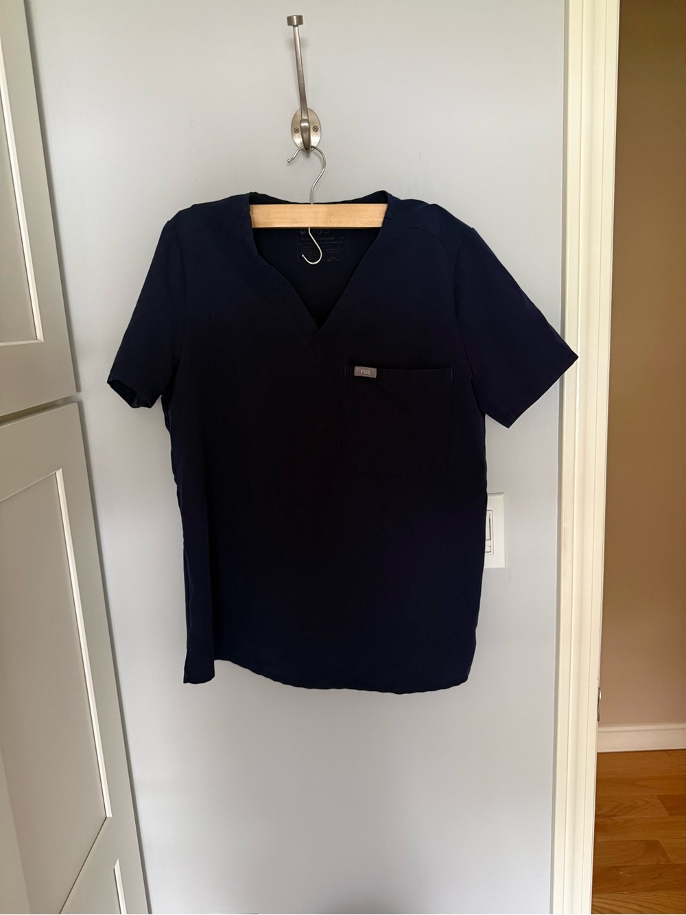 Figs Catarina One Pocket in Navy